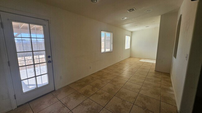 Building Photo - Bright and Open 3-Bed, 2-Bath Home on Kare...