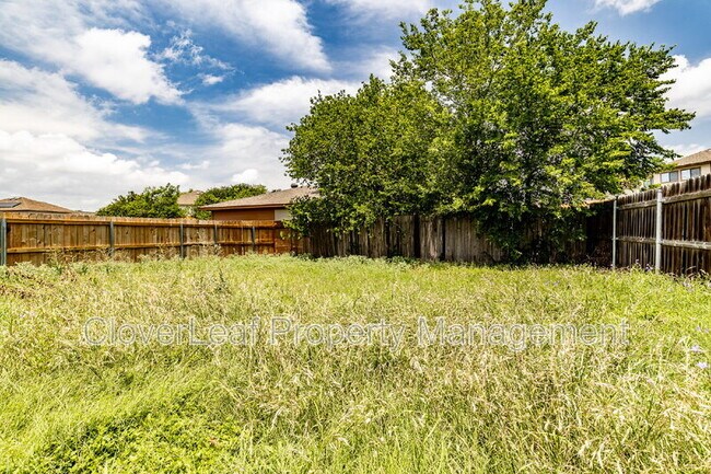 Building Photo - 8843 Kestrel Oak