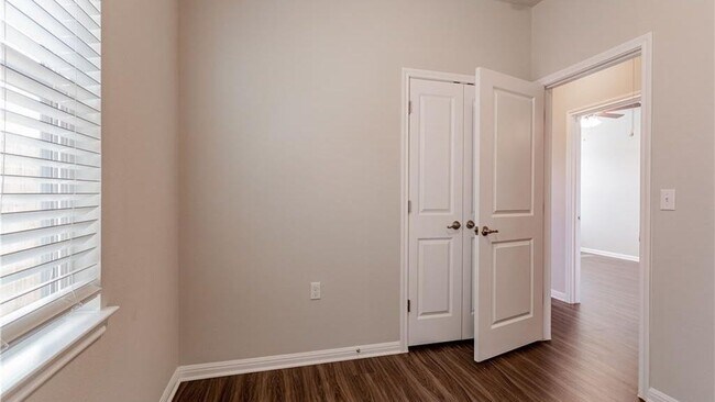 Building Photo - 9603 Grapevine Leaf Dr