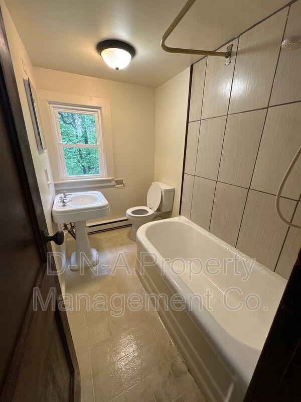 Building Photo - 4036 Manor Dr