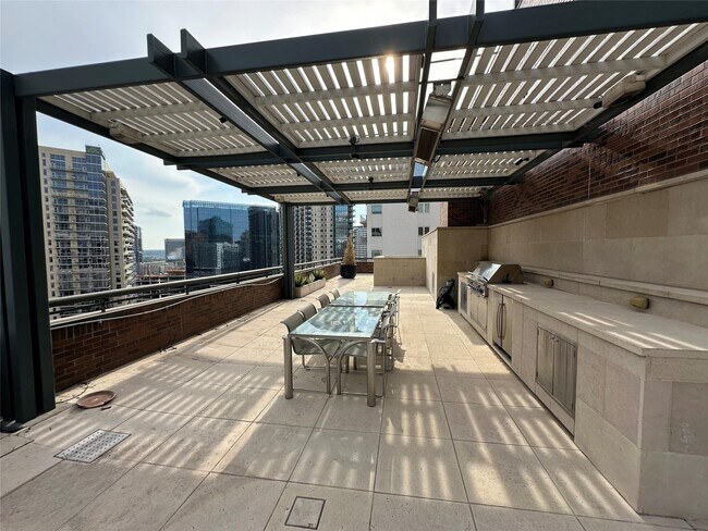 Building Photo - 1999 McKinney Ave