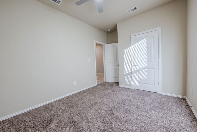 Building Photo - 7 Glass Ranch Rd