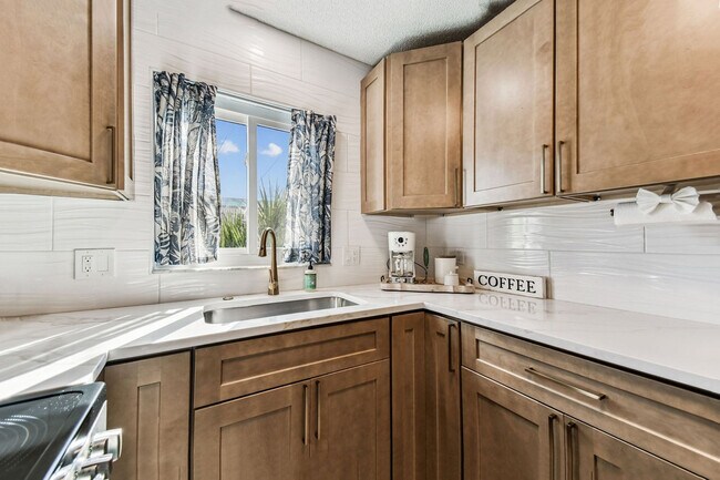 Building Photo - 11250 2nd St E