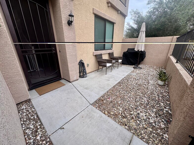 Building Photo - 125 N Sunvalley Blvd