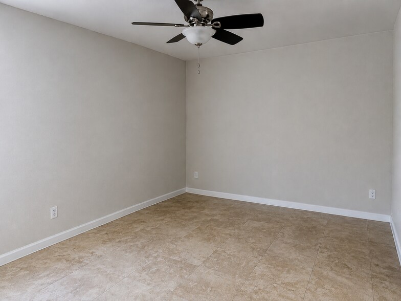 Building Photo - 1760 Palm Cove Blvd
