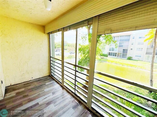 Building Photo - 1820 N Lauderdale Ave