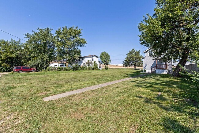 Building Photo - 927 Camden Ave