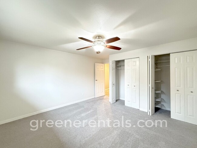 Building Photo - 2BR/1BA Duplex in Desirable West Olympia L...