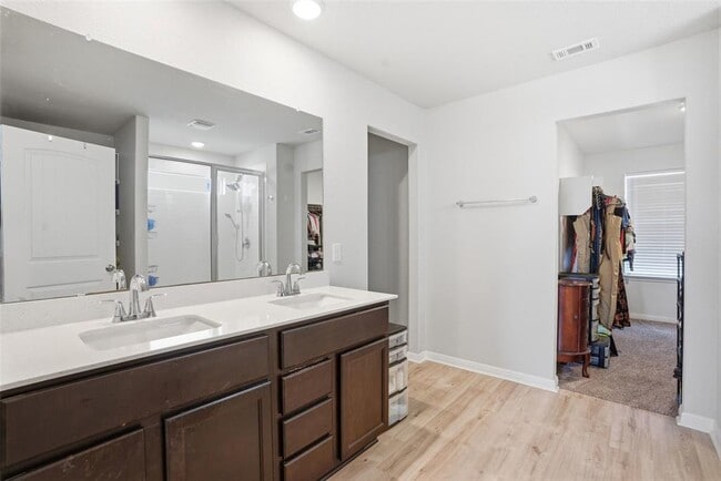 Building Photo - 1224 Vogel Dr
