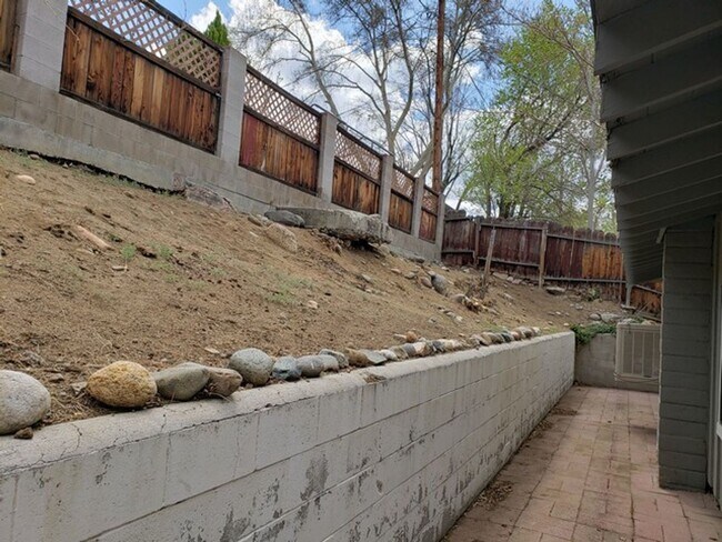 Building Photo - Three Bedroom Home in Midtown District