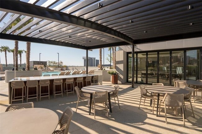 Building Photo - 1400 W Peachtree St NW