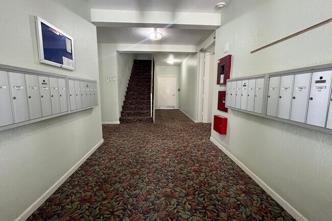 Building Photo - 2260 NE 67th St