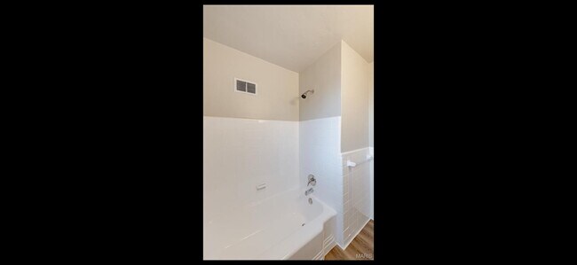 Building Photo - 3709 Eminence Blvd