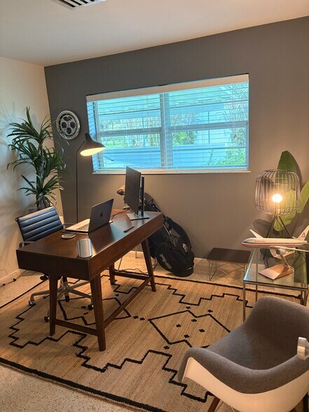 Building Photo - 301 3rd Ave