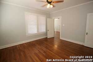 Building Photo - 129 E Ridgewood Ct