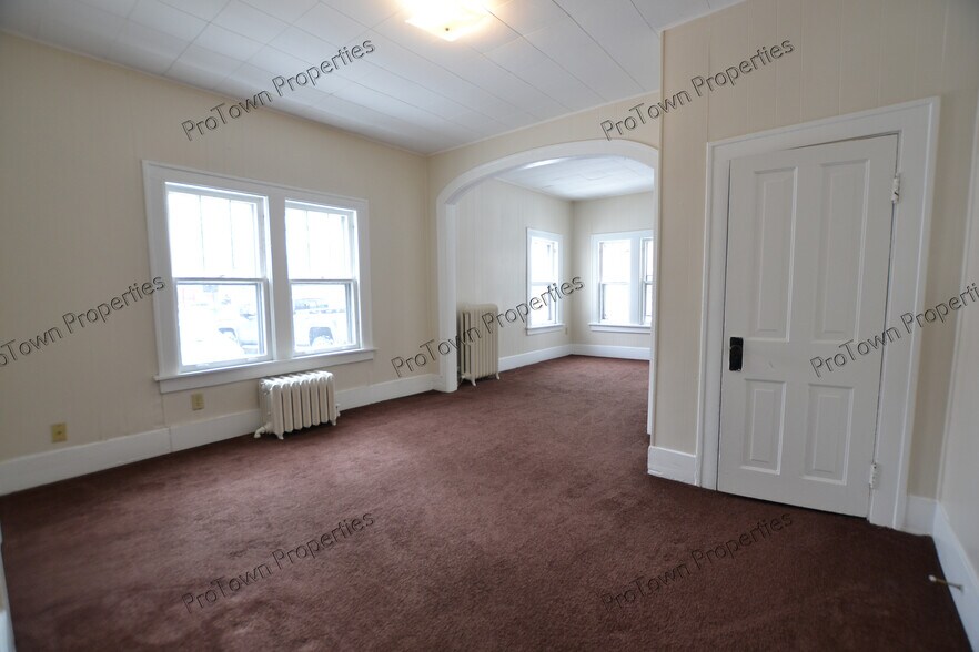 Building Photo - 26 N Broadway St