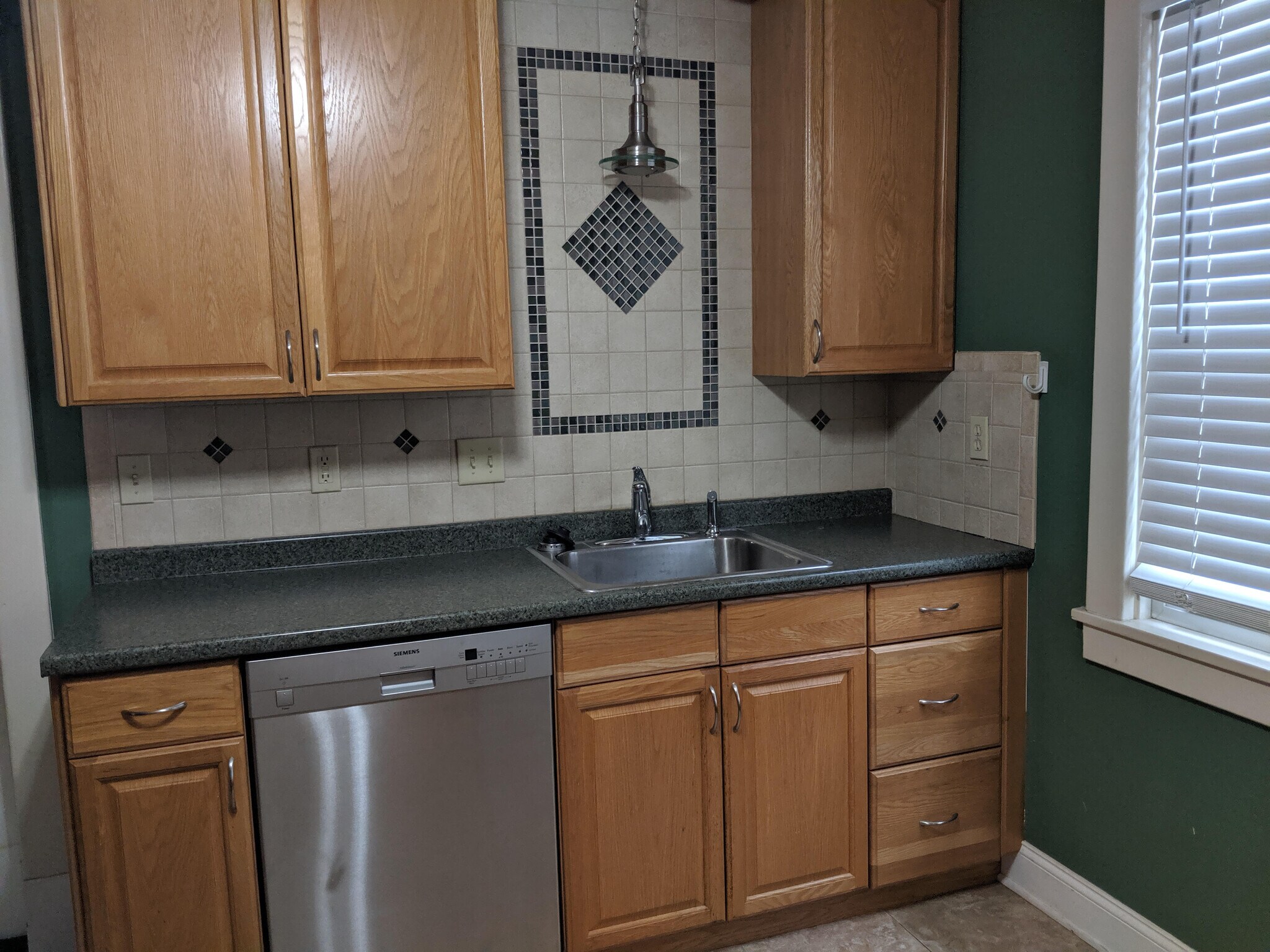 Building Photo - 29 Rugby Rd