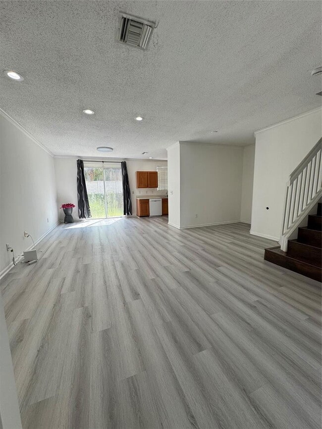 Building Photo - 5906 NW 47th Terrace