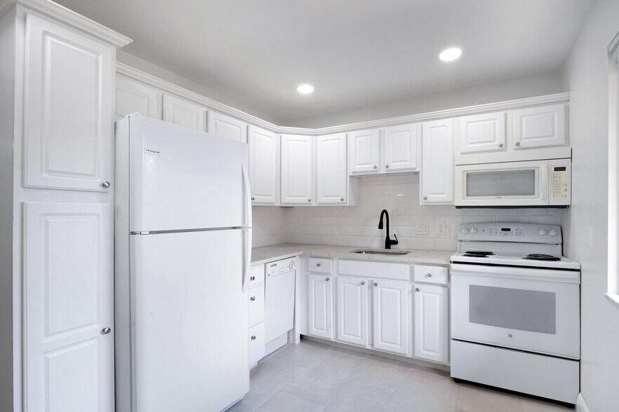 Building Photo - 516 Neff Ln