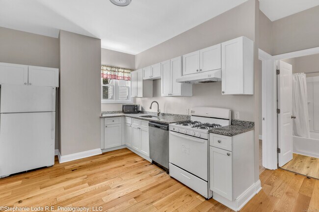 Building Photo - 82-86 Water St