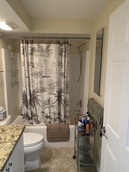 Building Photo - 26630 Rosewood Pointe Dr