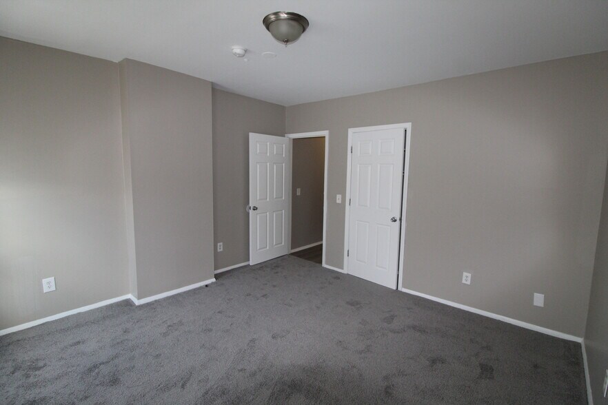 BR1 - 392 N Garfield Ave