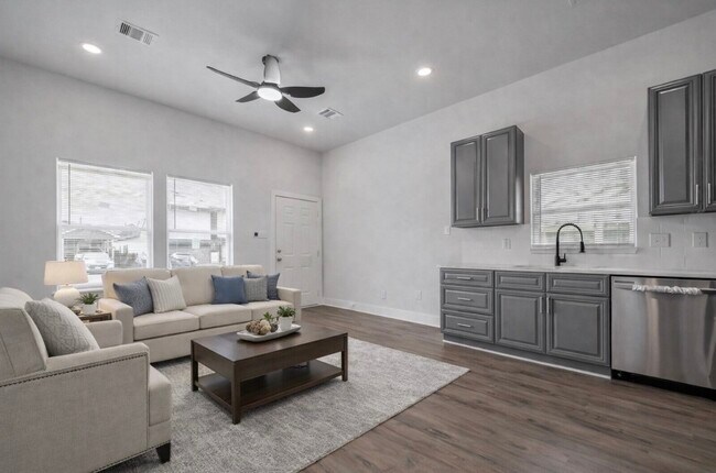 Building Photo - 7993 Attwater St