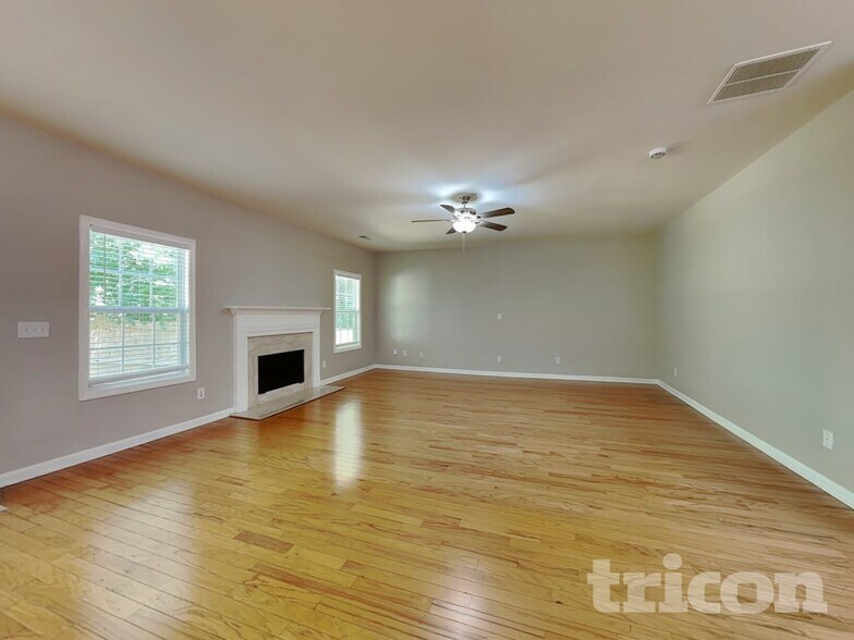 Building Photo - 2725 Sedgeview Way NE