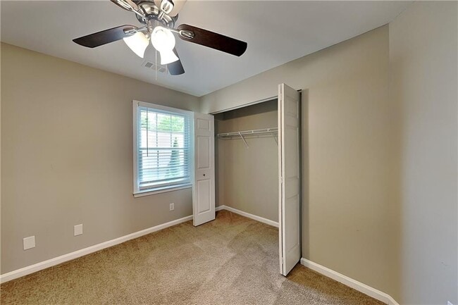 Building Photo - 3496 Heatherwood Ct