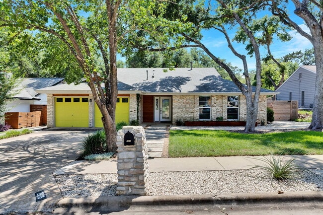Building Photo - 2815 Inridge Dr