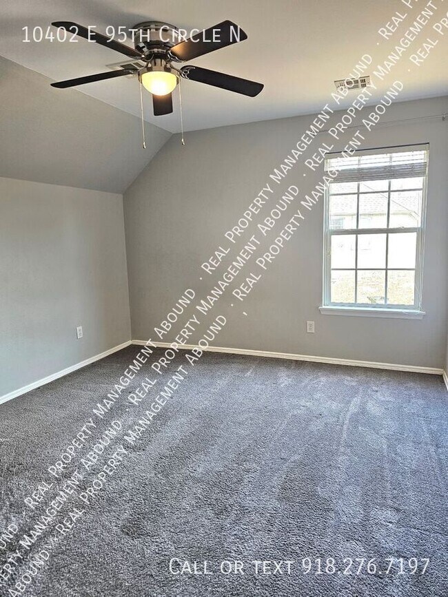 Building Photo - 10402 E 95th Cir N