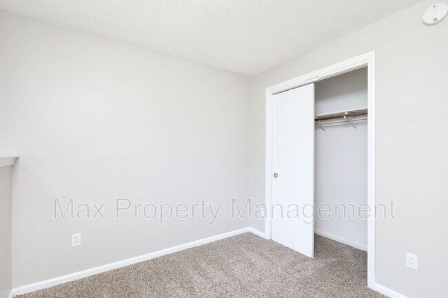Building Photo - 505 E McKinley Ave