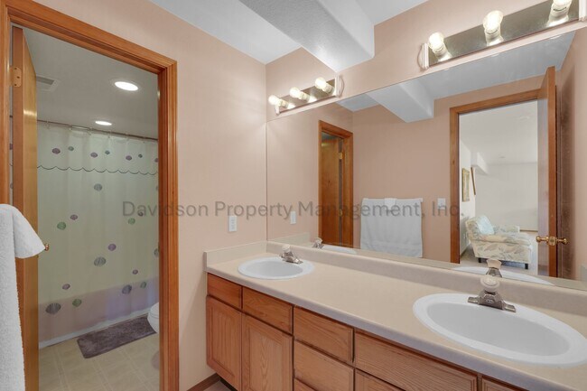 Building Photo - 4960 Dry Stone Dr
