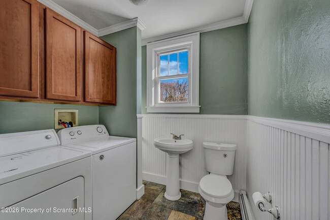 Building Photo - 2124 Shawnee Ave