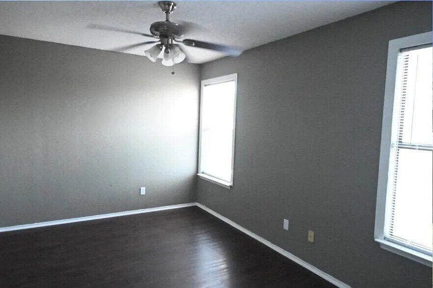 Building Photo - 2711 Harvest Lake Dr