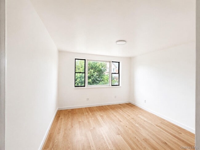 Building Photo - 69-23 59th Rd