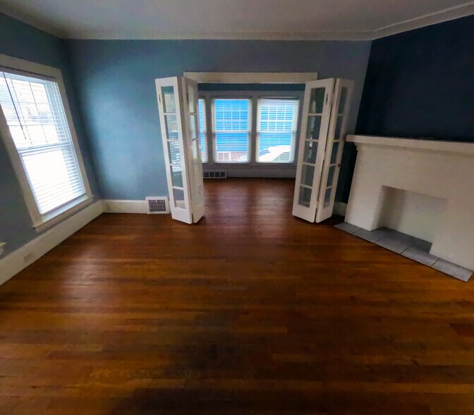 Building Photo - 1652 Hillcrest Rd