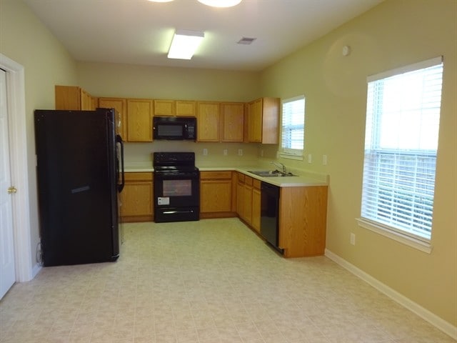 Building Photo - 1610 Thornwick Ter