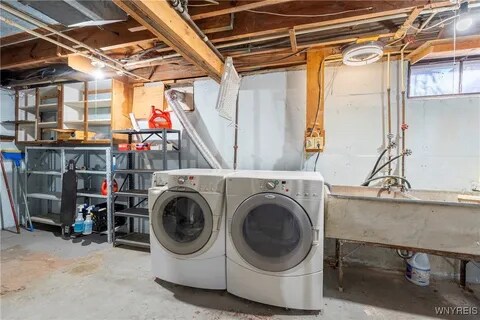 Building Photo - 5645 West Ln