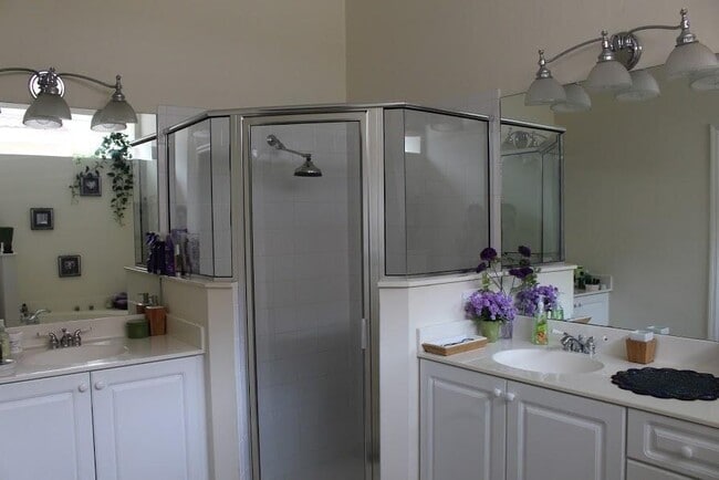 Building Photo - 641 SW Munjack Cove