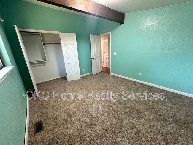 Building Photo - 11004 NW 115th St