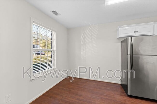 Building Photo - 189 Satomi Way