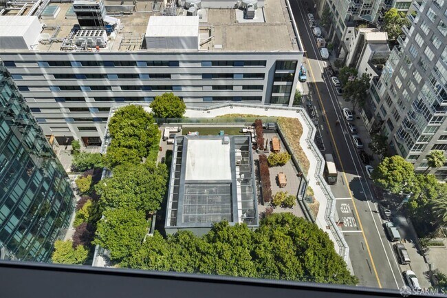 Building Photo - 201 Folsom St