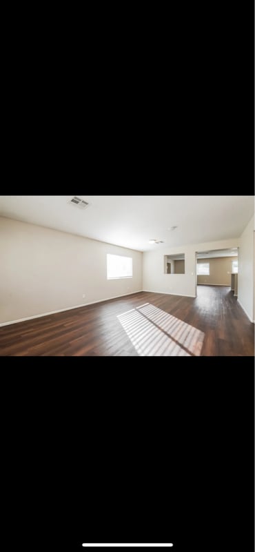 Building Photo - 3643 E Ave H10