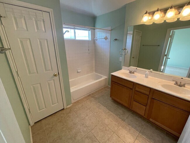 Building Photo - 3-Bedroom House for Rent in Killeen, TX