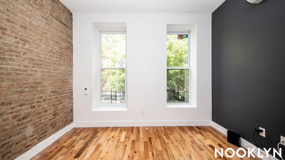 Building Photo - 68 Halsey St