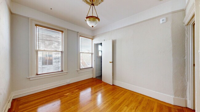 Building Photo - 530 Fell St