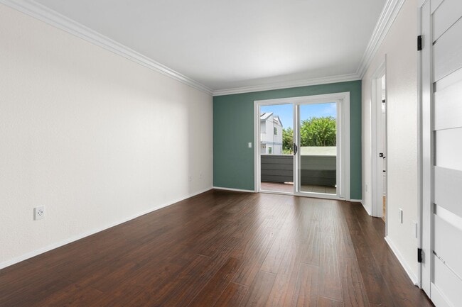 Building Photo - MOVE IN SPECIAL- $500 off First Months Ren...