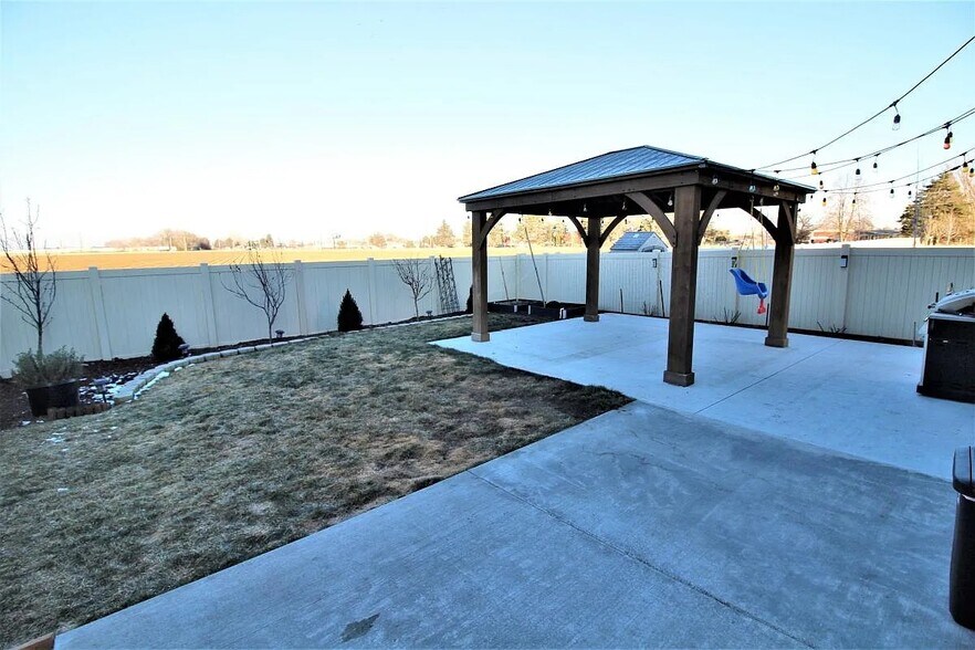 Building Photo - 119 S Baraya Way