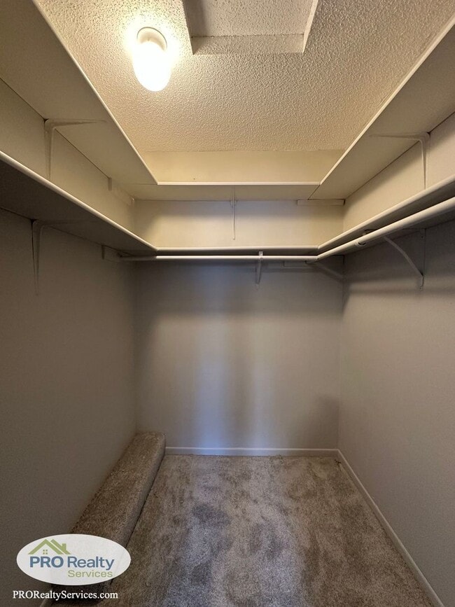 Building Photo - 2 Bedroom Townhome **Half Off March's Rent with a March 2026 Move In**